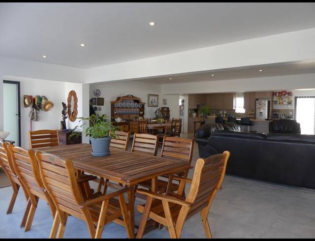 3 BEDROOM HOUSE FOR SALE IN BRITANNIA BAY